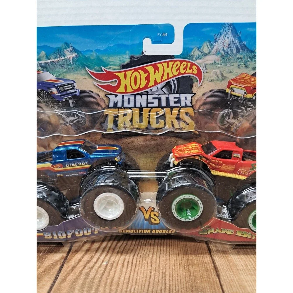 Hot Wheels Bigfoot vs Snake Bite Monster Trucks 2021 1:64 Scale Set
